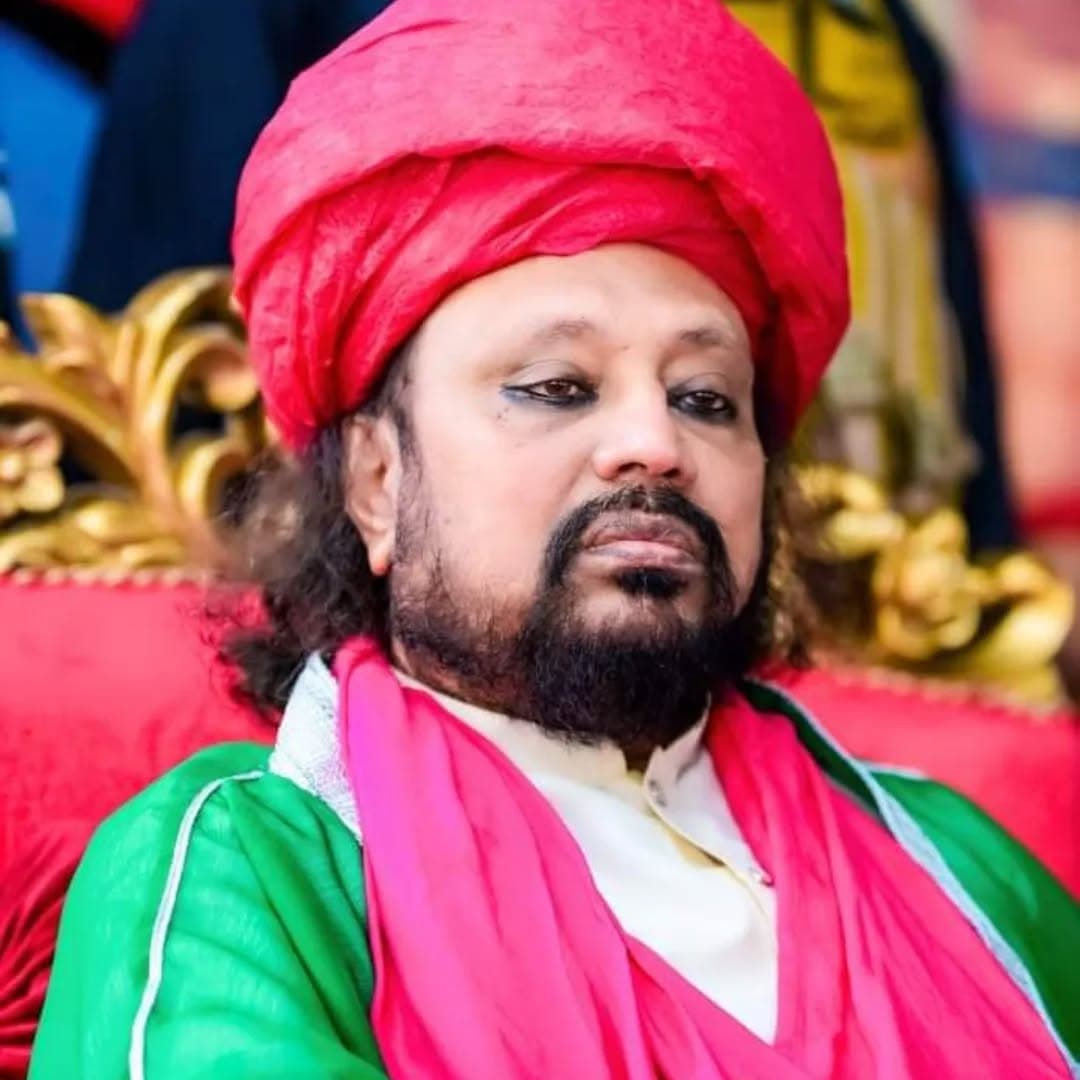 Portrait of Makhdoom Mahmood Mastwaar Qalandar, CEO of SNAMS School System